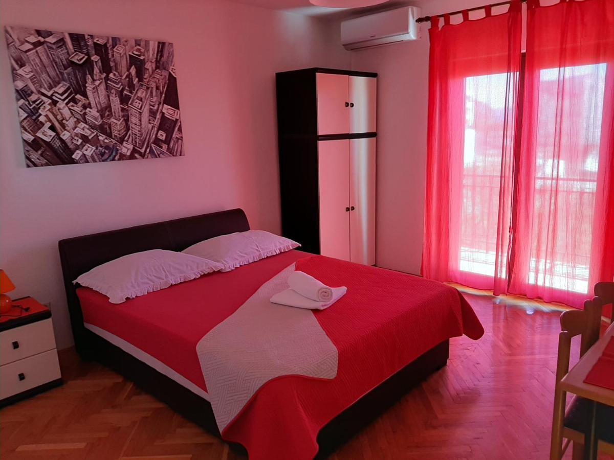 Apartments Ana Podstrana Exterior photo